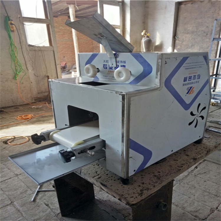 臺(tái)式餃子皮機(jī)