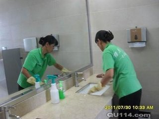 供應(yīng)南京鼓樓三牌樓保潔公司新門口周邊裝潢保潔日常開荒打掃