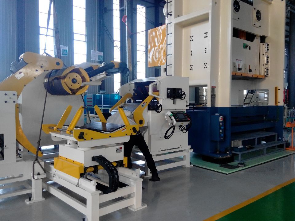 煙臺(tái)三合一整平送料機(jī)、煙臺(tái)汽車沖壓送料機(jī) 汽車三合一沖壓送料機(jī) 汽車沖壓件送料機(jī)、三合一送料機(jī) 太原三合一送料機(jī)