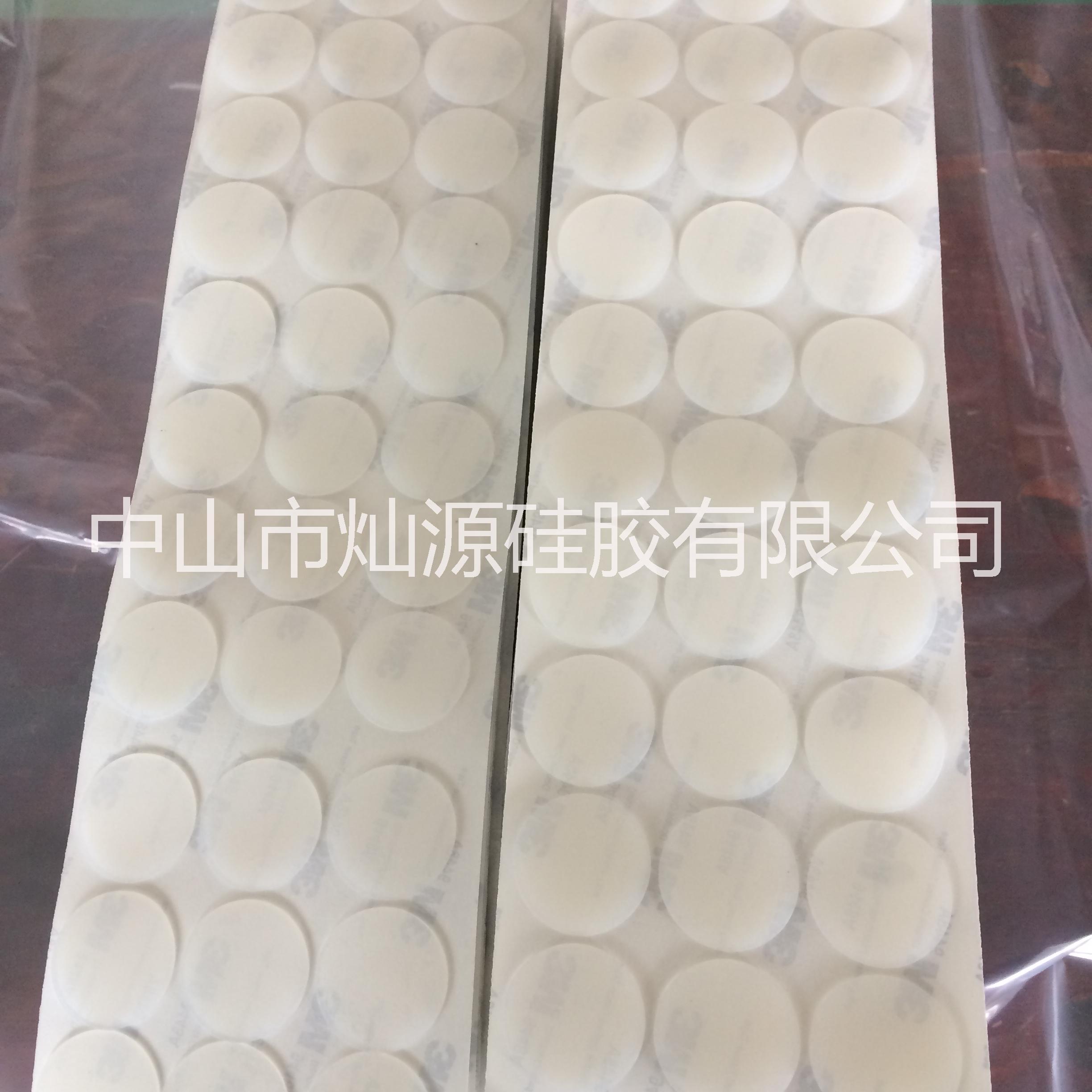 廠家大量供應(yīng)透明圓形硅膠墊  中山透明圓形硅膠墊 透明圓形硅膠墊供應(yīng)
