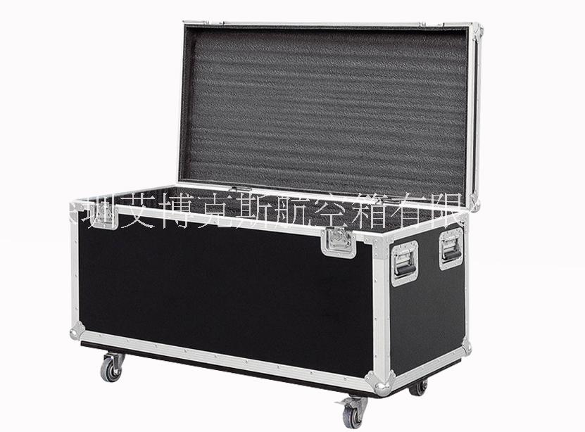 深圳艾博克斯LED大屏幕航空箱