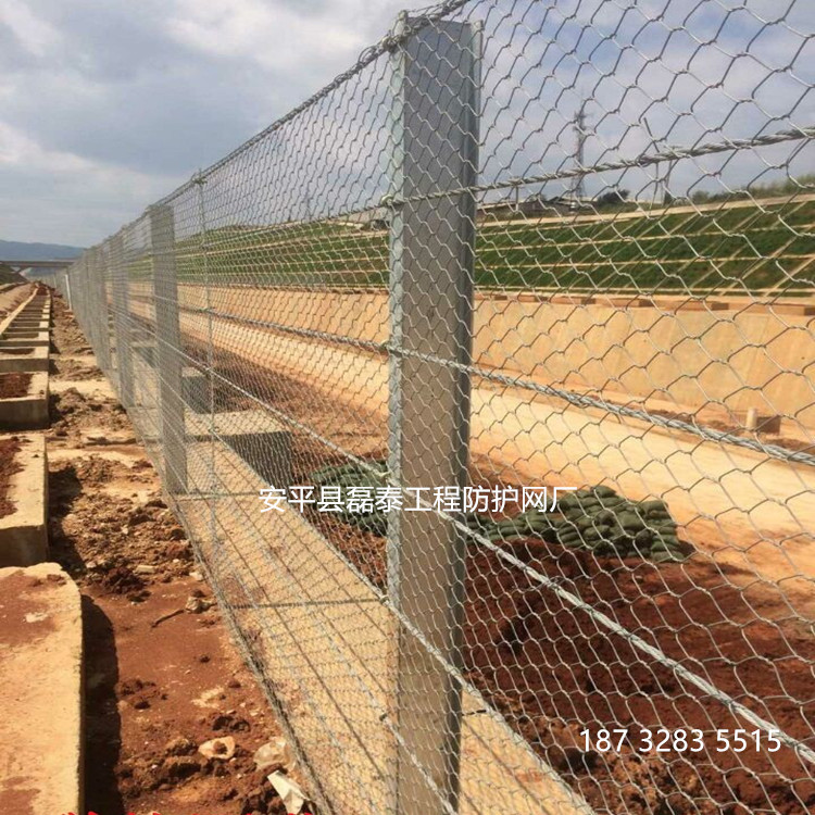 高鐵*半剛性防護(hù)網(wǎng)廠家 雙絞六邊形網(wǎng) 柔性防護(hù)網(wǎng) 施工安裝