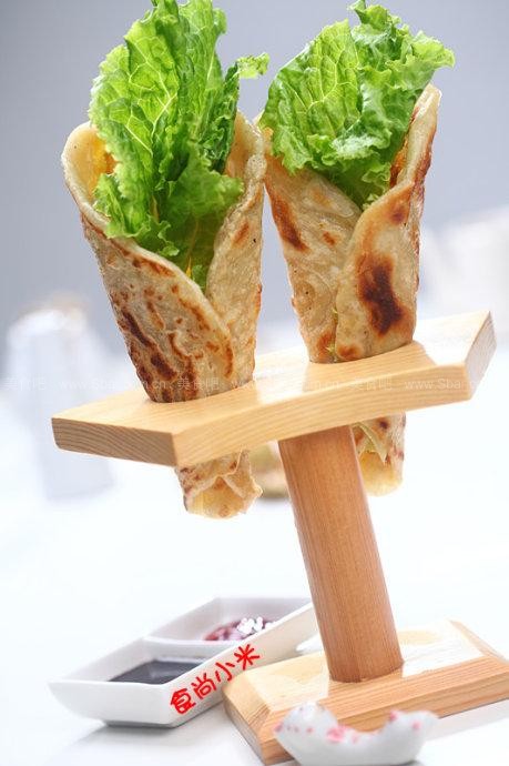 雞蛋灌餅的做法，雞蛋灌餅小吃車｜雞蛋灌餅的制作技術(shù)在哪里可以學(xué)到
