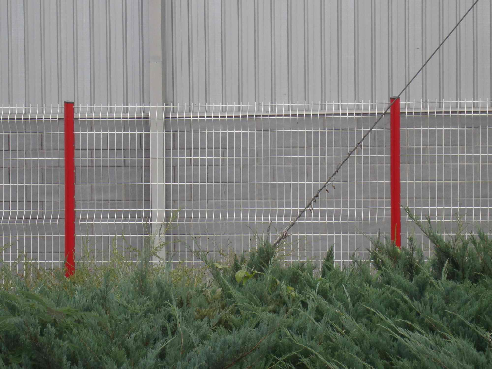 工廠、廠區(qū)、小區(qū)圍欄桃形柱護(hù)欄網(wǎng)