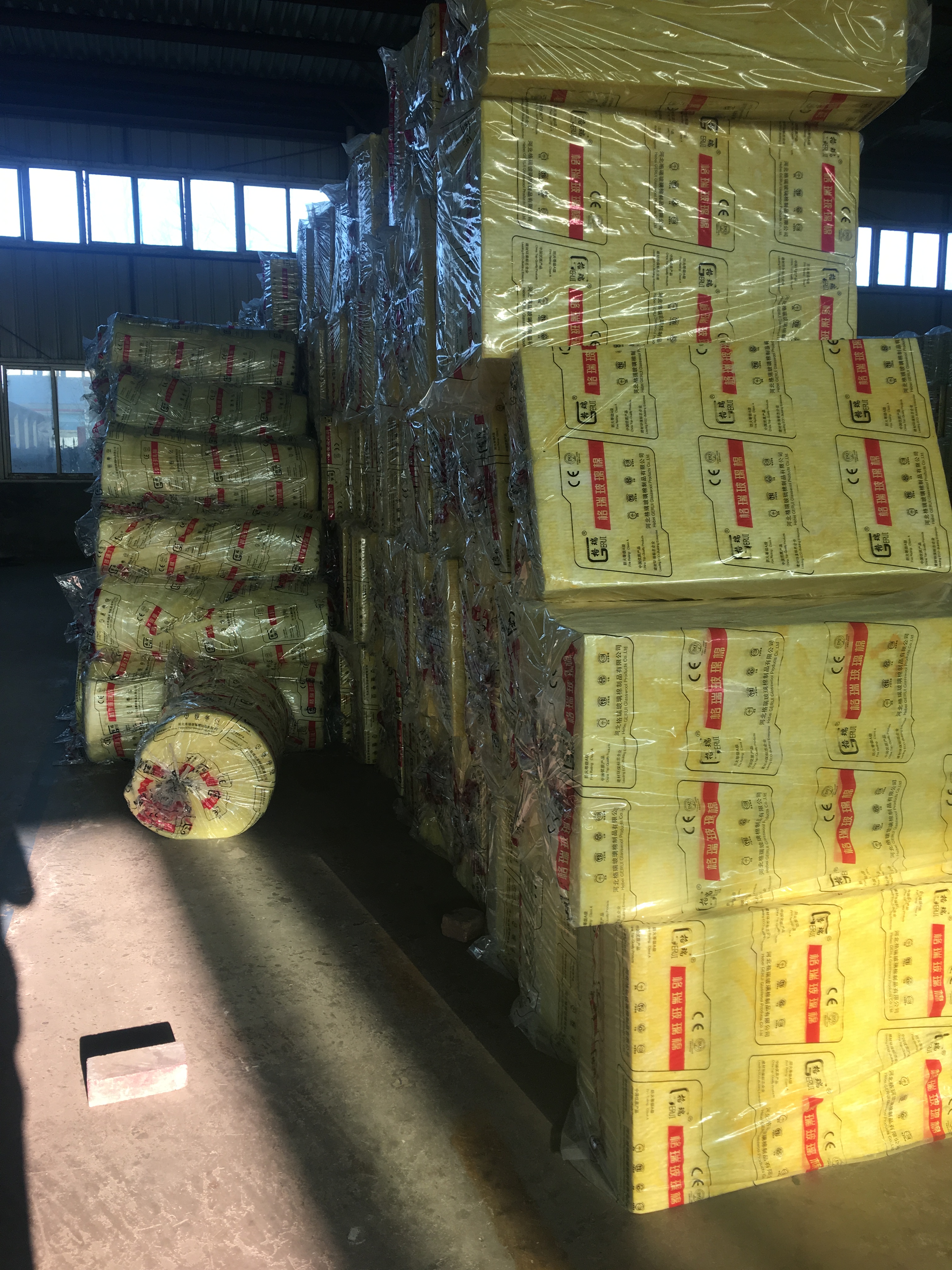 臨沭縣出口玻璃棉價(jià)格 格瑞德州市離心玻璃棉氈