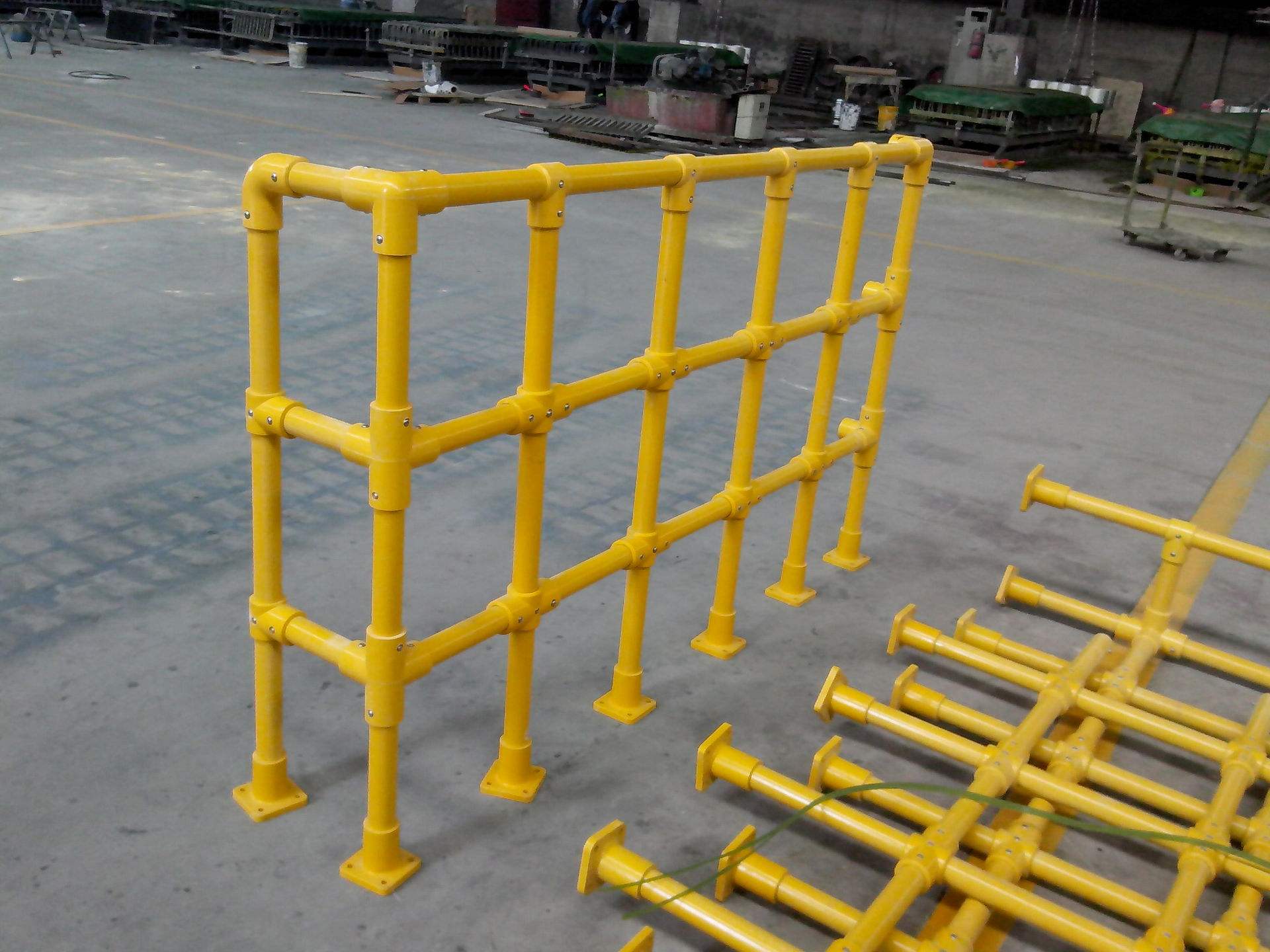 廠家直銷玻璃鋼圍欄塑鋼護欄玻璃鋼柵欄欄桿