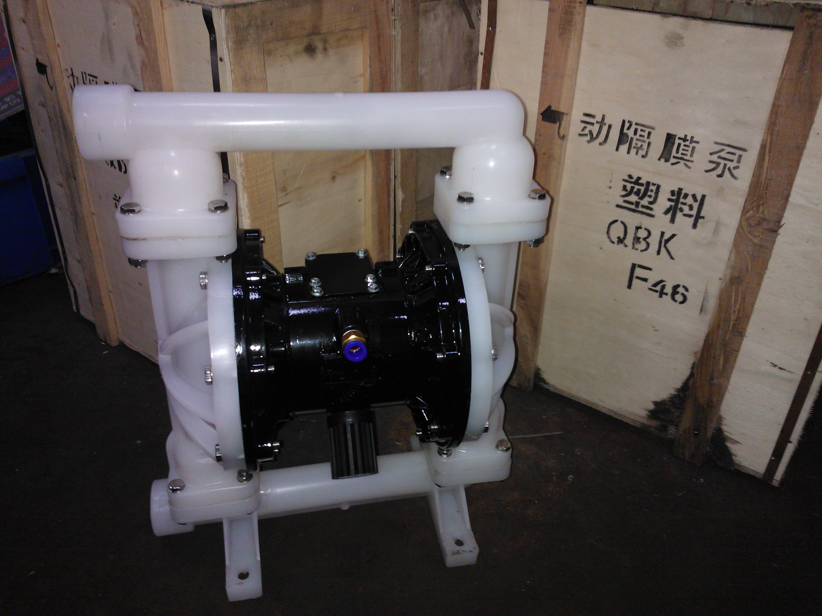 廠家供應(yīng)QBK-40氣動隔膜泵 工程塑料隔膜泵