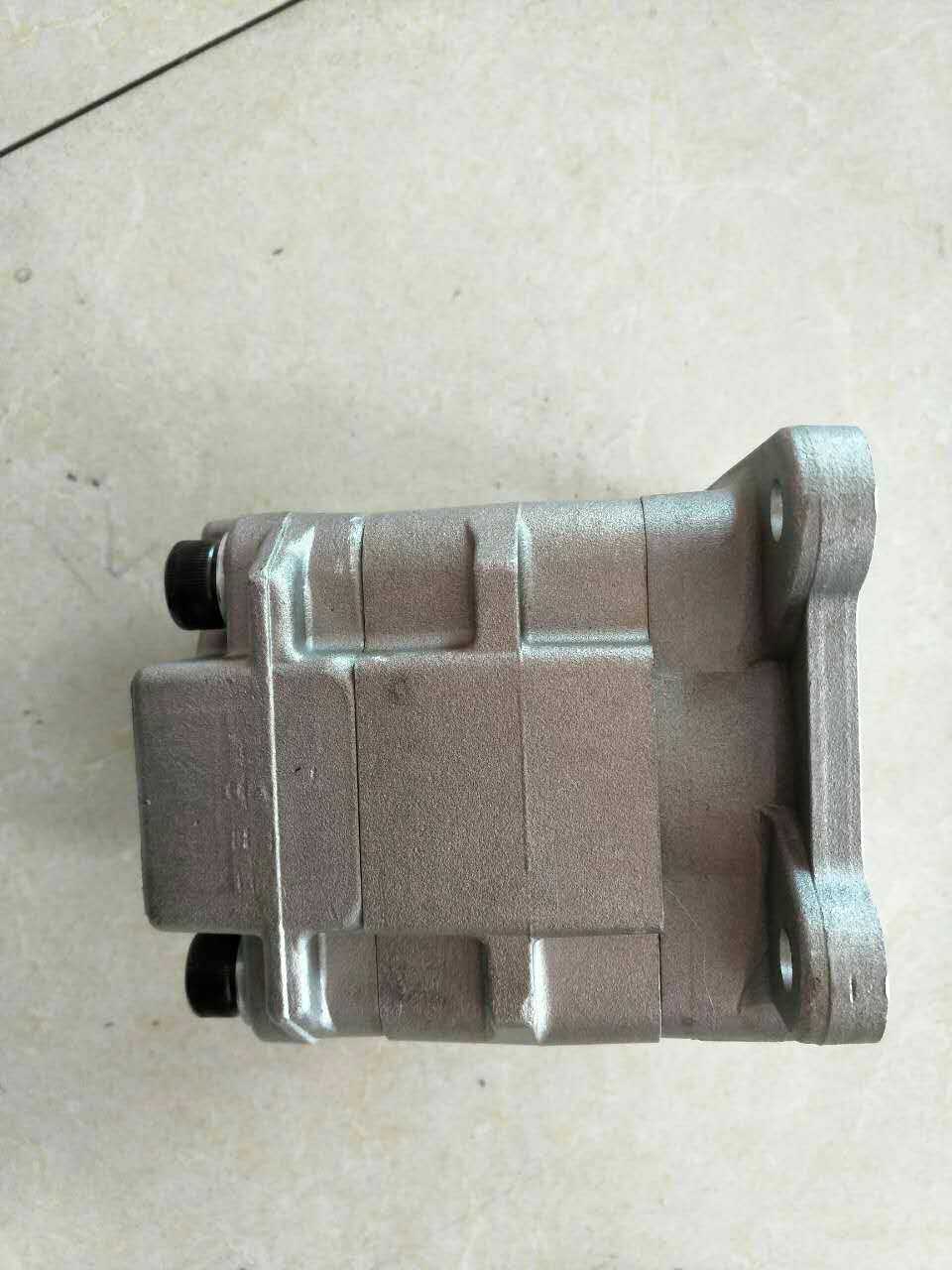 供應(yīng)小松挖掘機(jī)液壓泵零配件批發(fā) 小松40MR-2先導(dǎo)齒輪泵廠家批