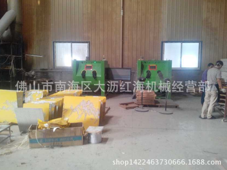 瓷磚彩雕工藝雕花機(jī)玻璃自動(dòng)打砂機(jī)門窗鋁型材噴砂機(jī)佛山噴砂機(jī)廠