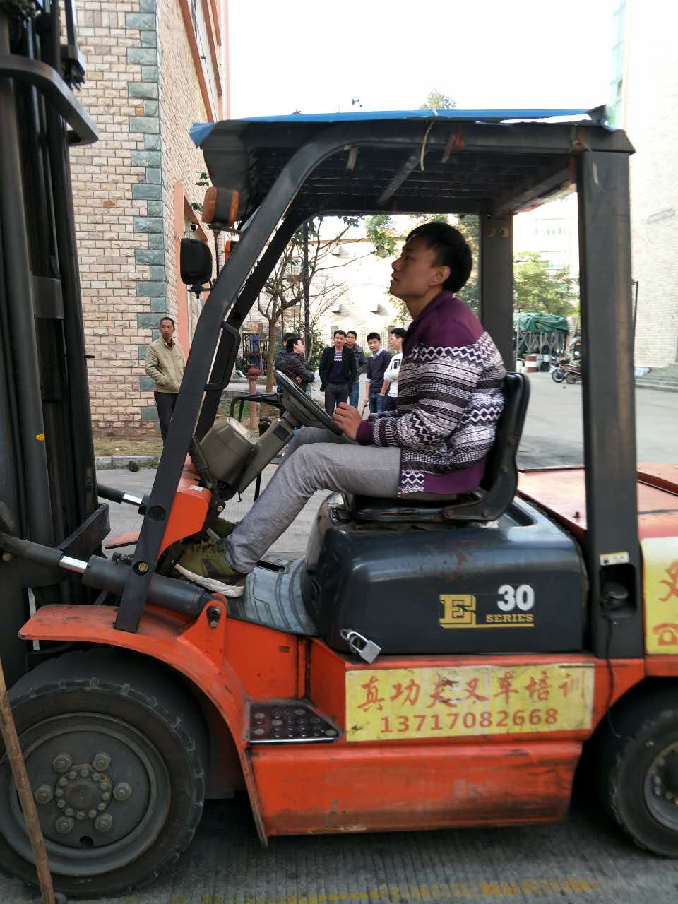 秋長哪里學(xué)叉車