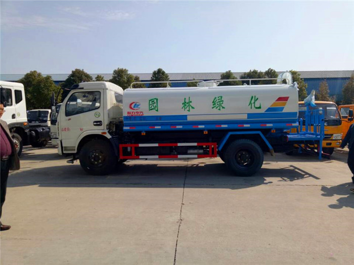5方灑水車廠家直銷