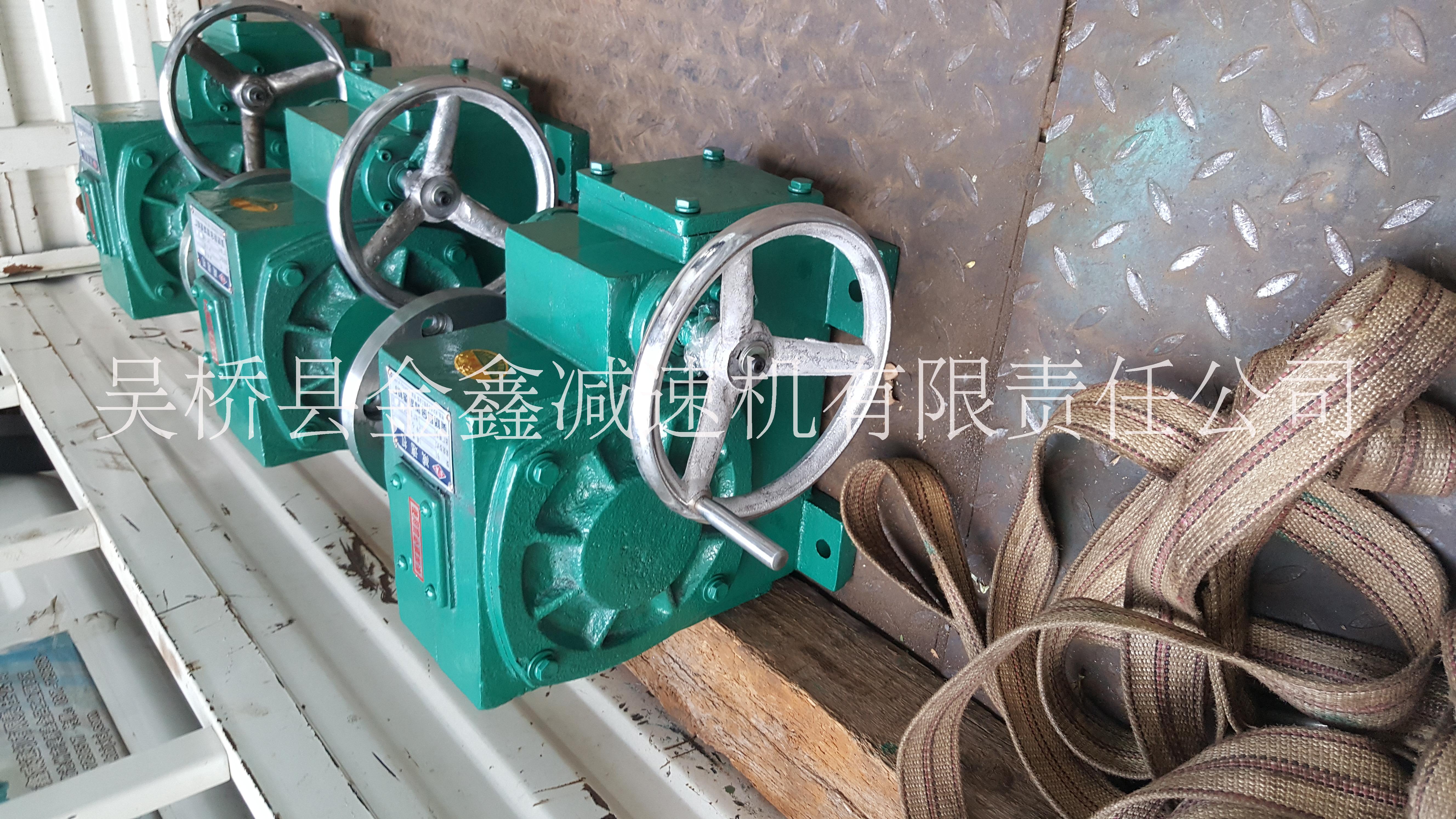 金鑫牌鐵水包*減速機(jī) 澆包減速機(jī) 手動翻轉(zhuǎn)