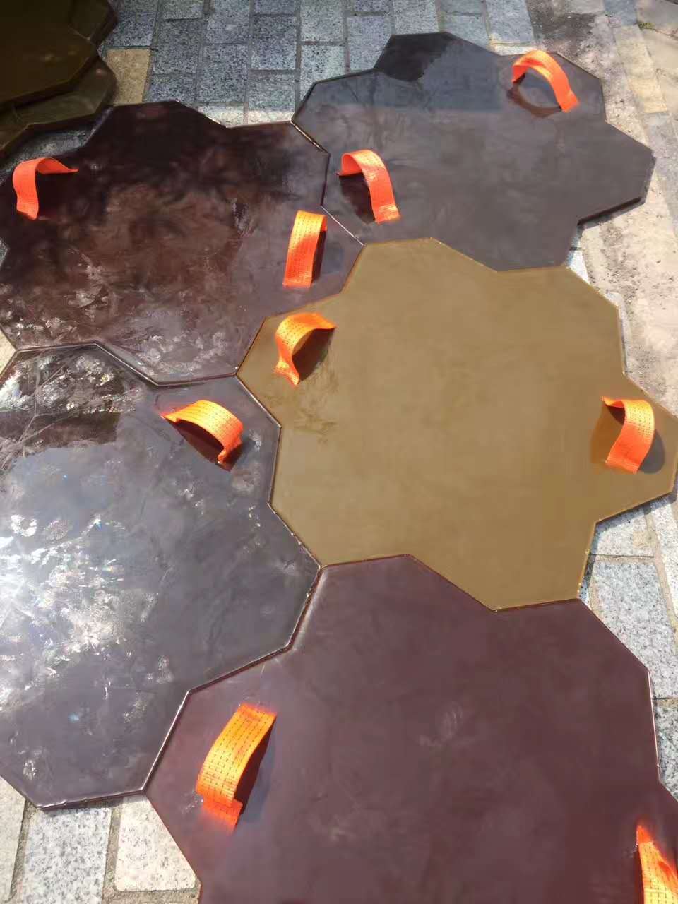 河北地坪模具批發(fā)，壓花地坪，藝術(shù)地坪模具，回字磚壓模的選擇