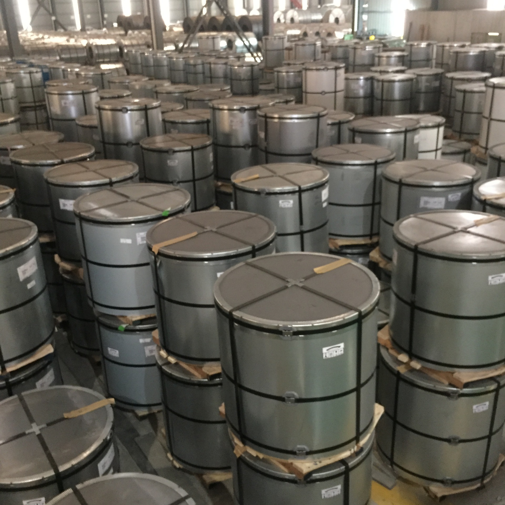 上海寶鋼彩鋼板、寶鋼彩涂卷批發(fā)商、寶鋼一級(jí)代理商