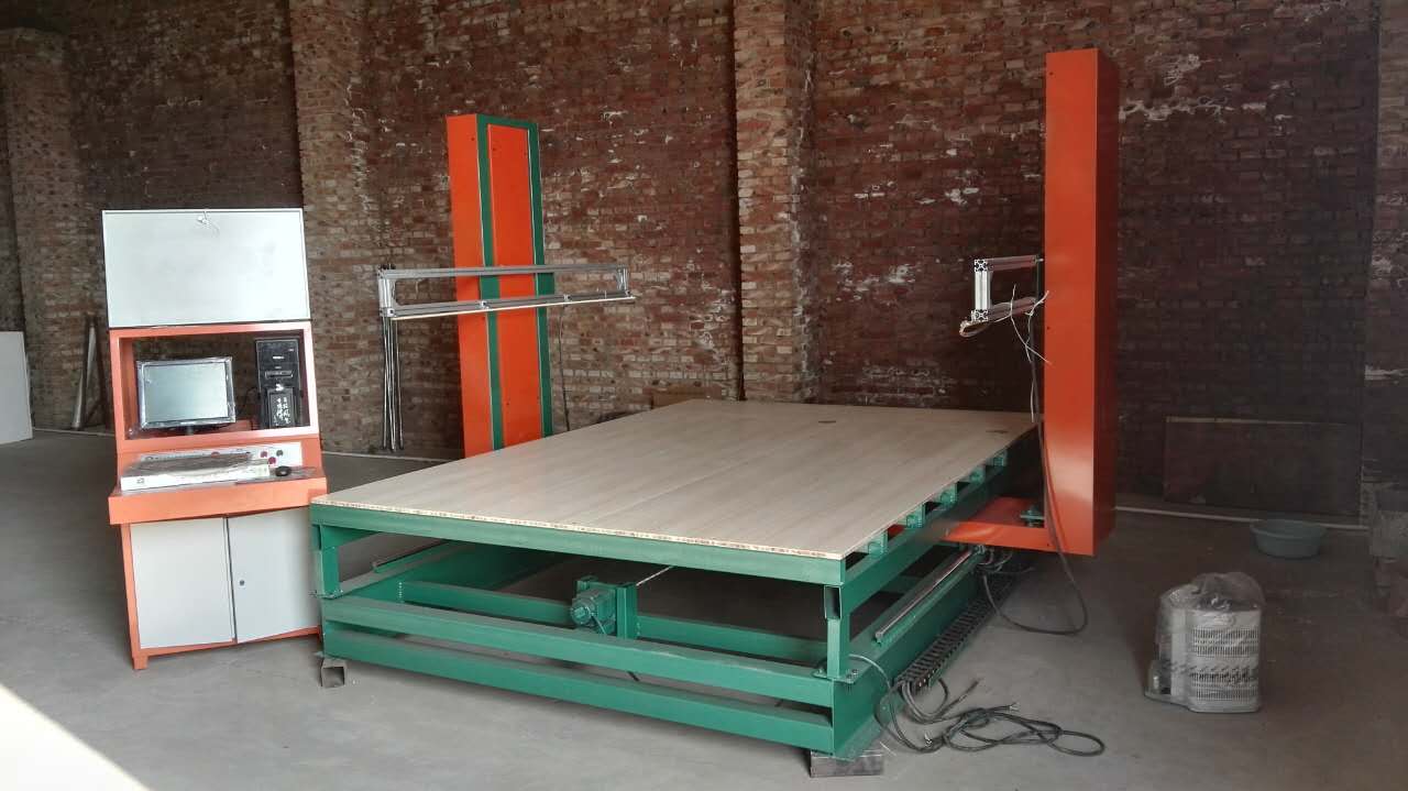 全自動泡沫板切割機(jī)多少錢 告訴你