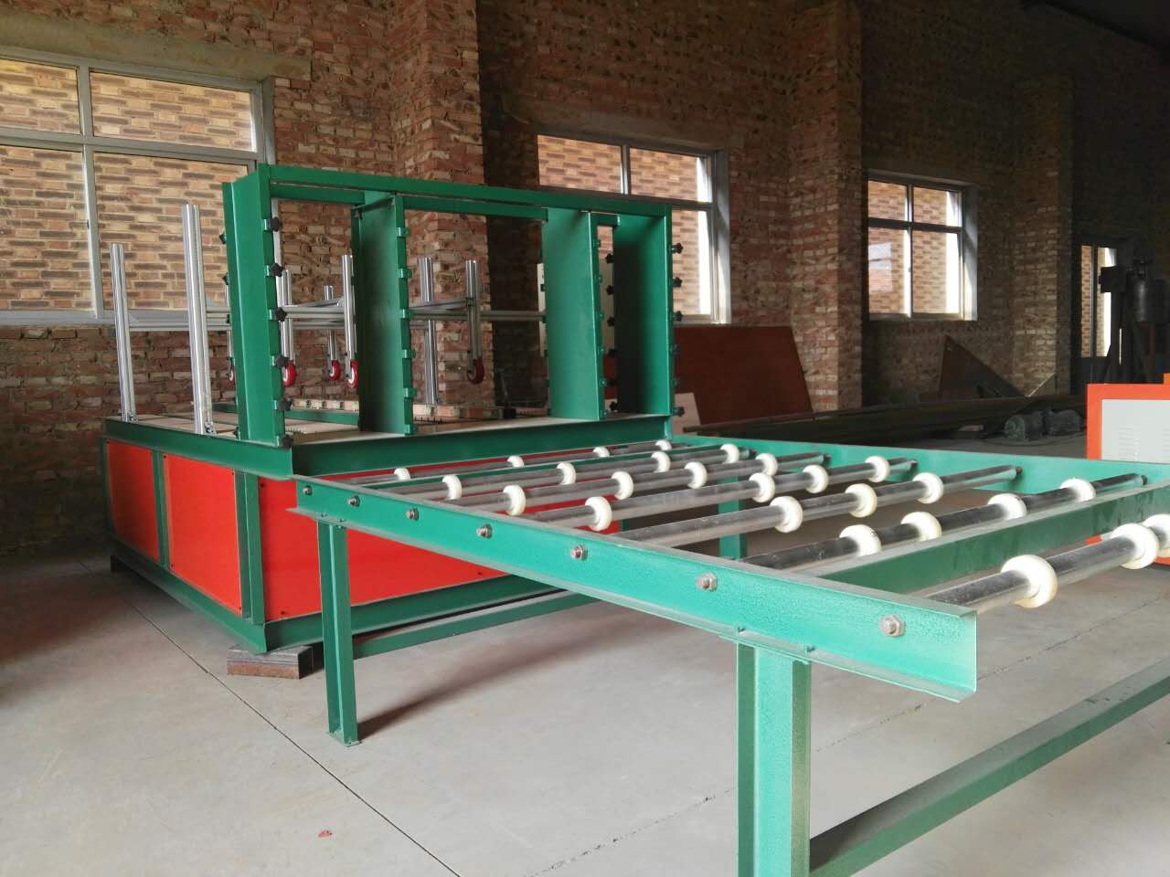 全自動泡沫板切割機(jī)多少錢 告訴你