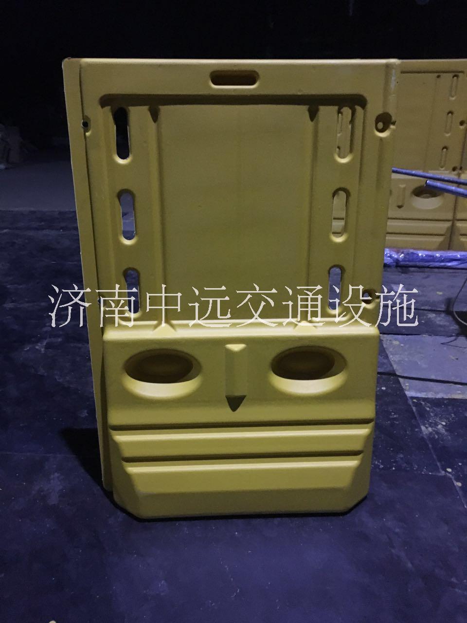 甘肅圍擋 注水圍擋價(jià)格，注水圍擋哪家好