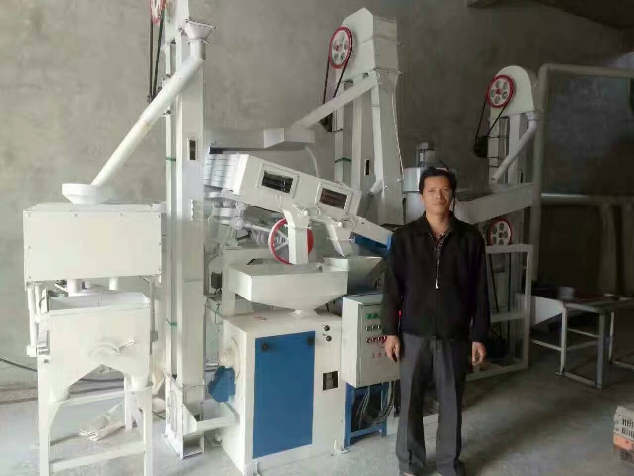 供應(yīng)全國(guó)打米機(jī)