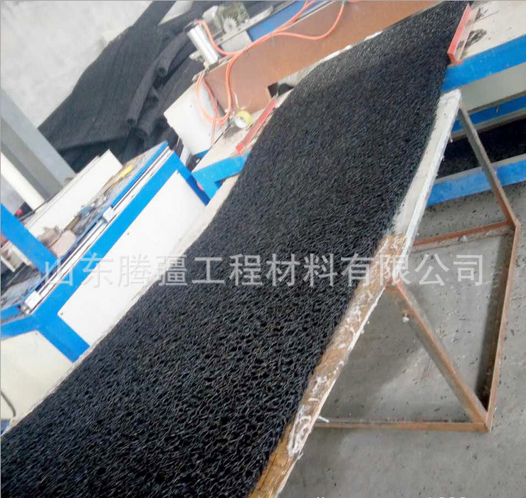 優(yōu)質(zhì)土工席墊生產(chǎn)廠家直銷公園綠化隧道工程用排水席墊滲排水片材