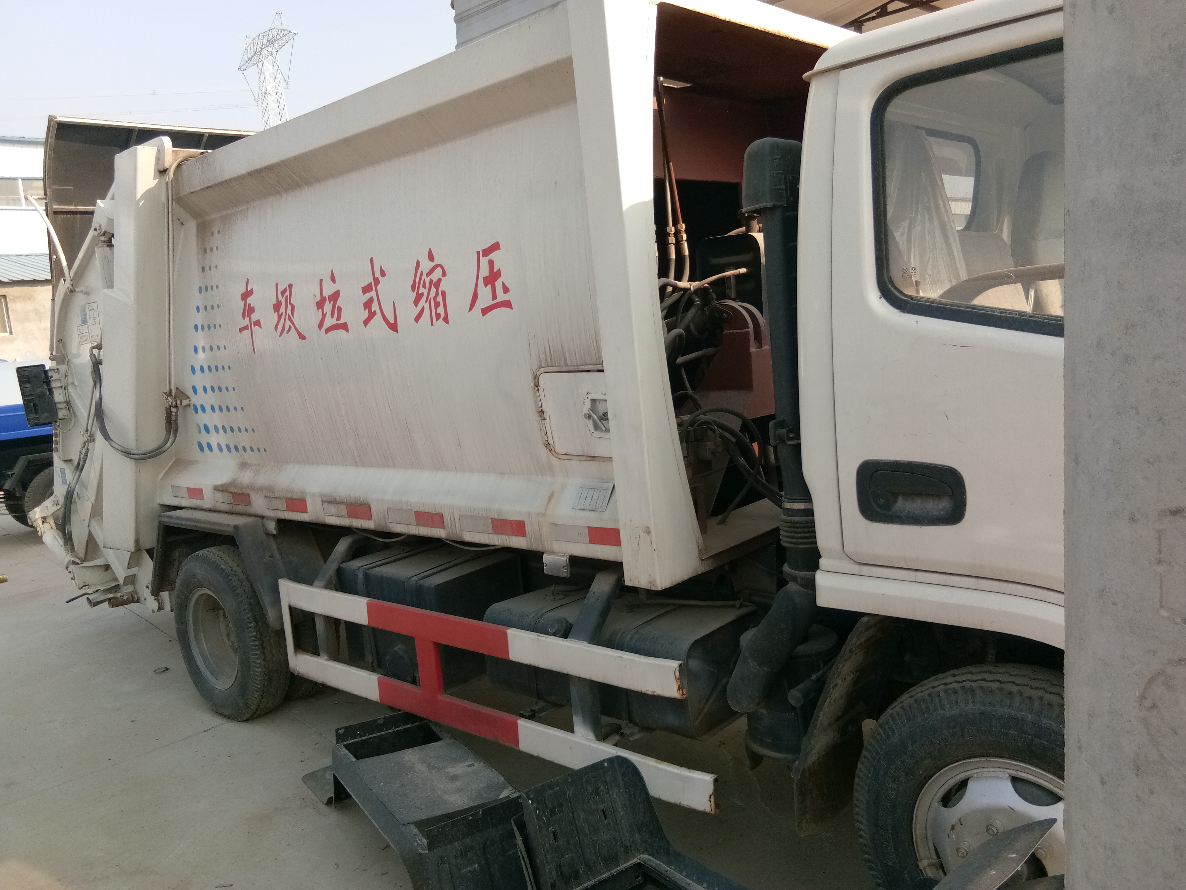 出售二手消防車便宜出售灑水車的價(jià)格