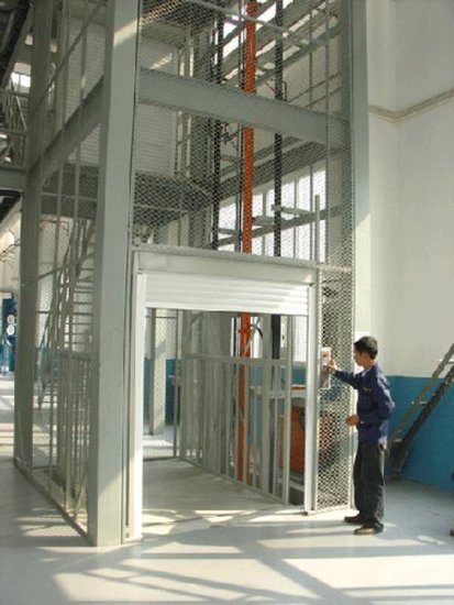 導(dǎo)軌式升降機(jī)廠家