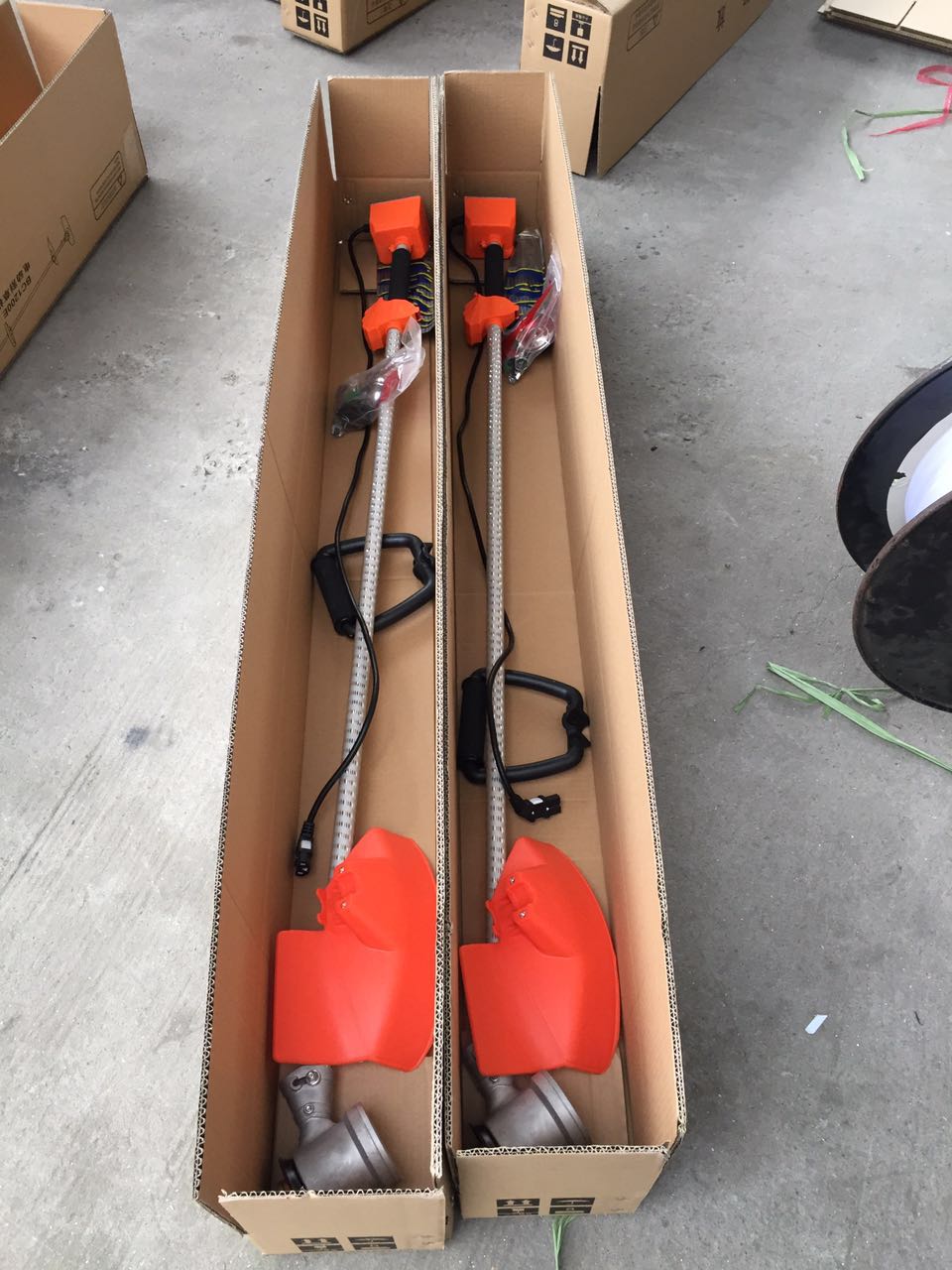 山東電動(dòng)割草機(jī)廠家 充電式除草機(jī) 電動(dòng)打草機(jī)電機(jī) 打草機(jī)無刷電機(jī)