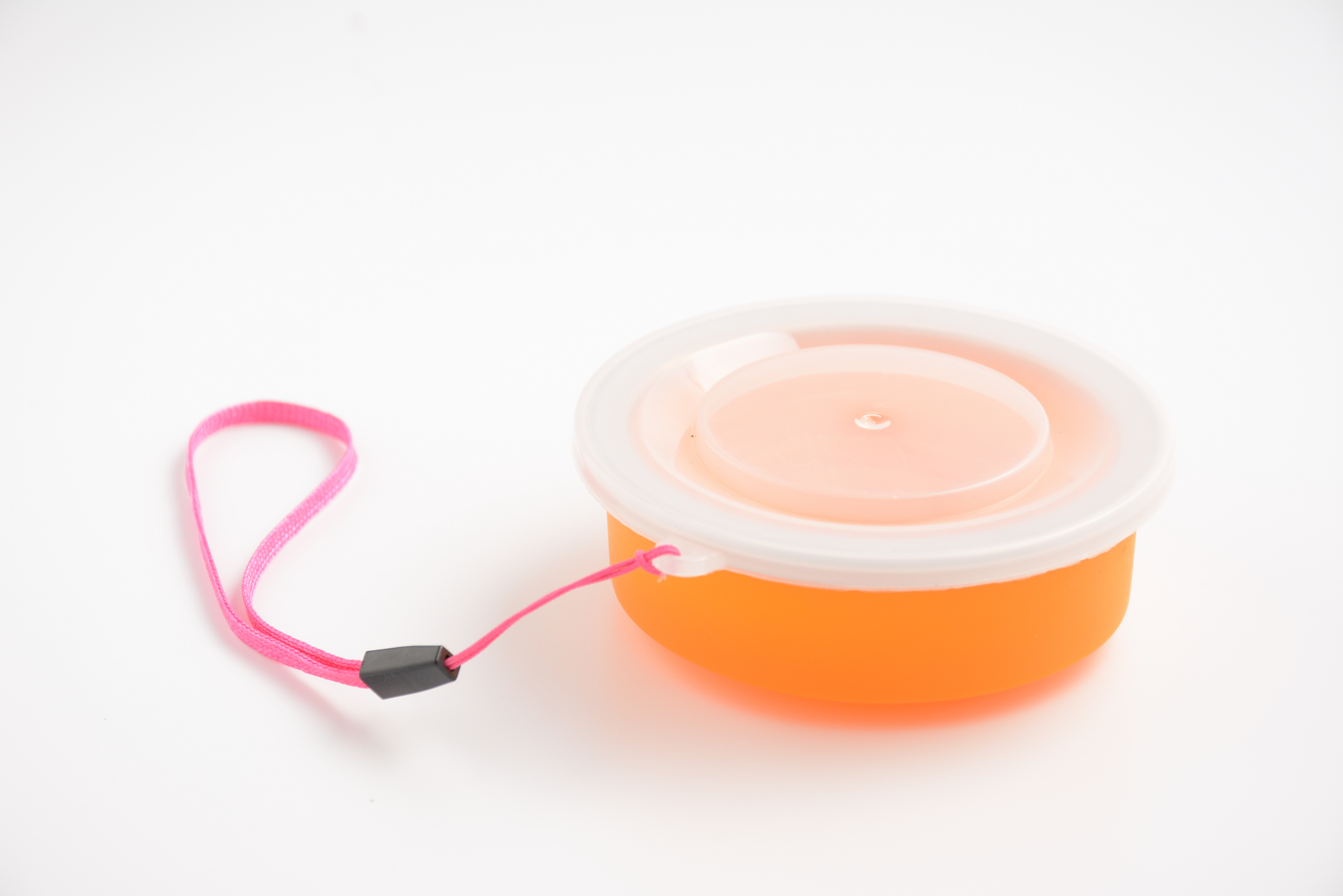 爆款硅膠折疊杯 食品級(jí)硅膠水杯