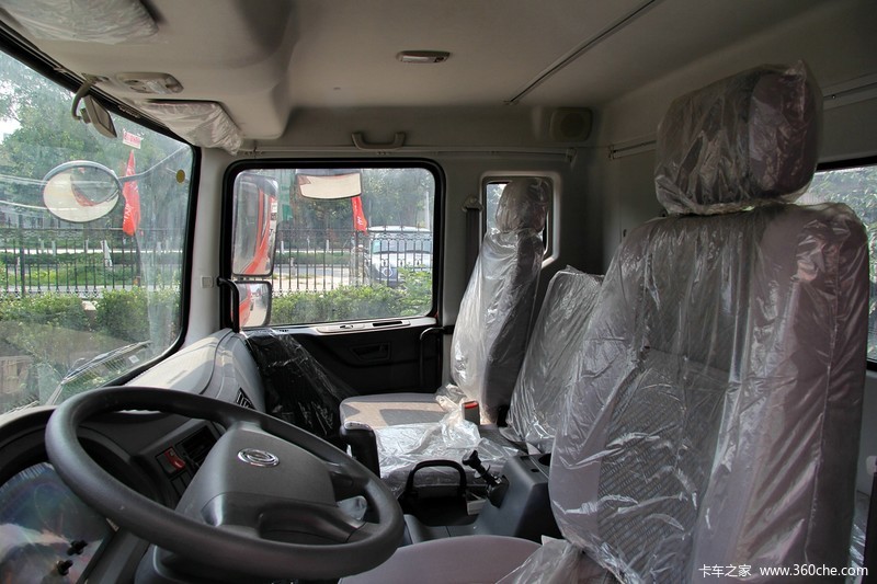 東風(fēng)多利卡D9方向盤 東風(fēng)多利卡D9方向盤儀表