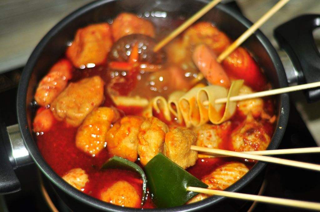勾饞麻辣燙加盟 串串加盟香鍋冒菜烤肉加盟