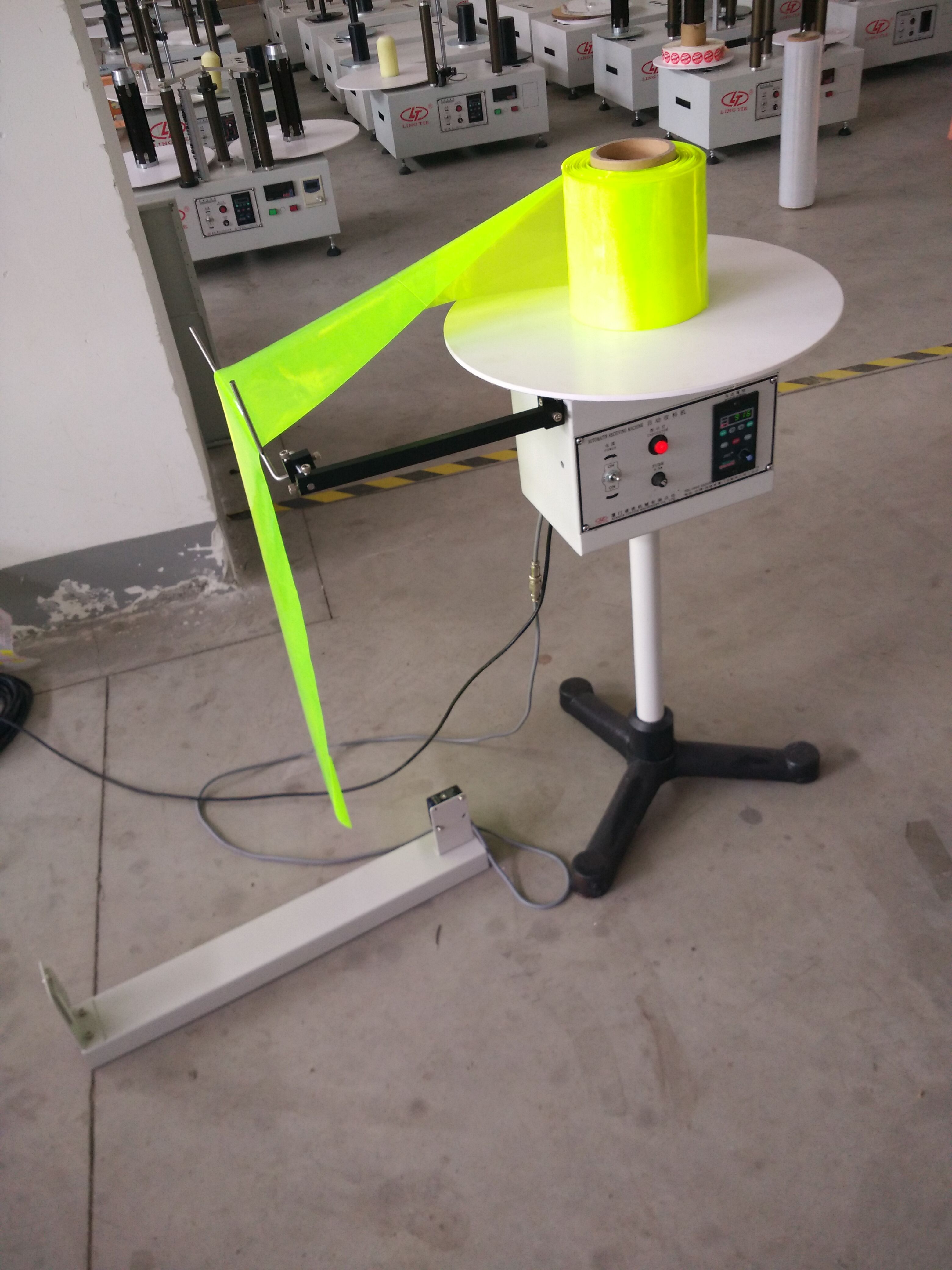 供應(yīng)應(yīng)自動卷料收料機(jī)