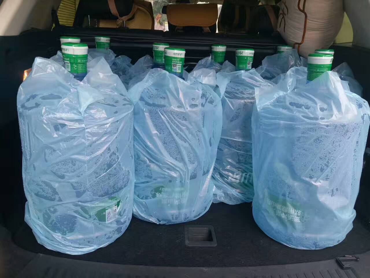 南海桶裝水配送南海區(qū)桶裝水供應(yīng)商南海桶裝水聯(lián)系電話 18144965304張先生