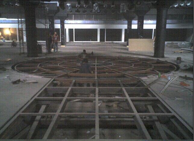 目前我們公司生產(chǎn)的SJW系列升降舞臺(tái)、旋轉(zhuǎn)舞臺(tái)、伸縮舞臺(tái)、旋轉(zhuǎn)升降舞臺(tái)等舞臺(tái)機(jī)械主要應(yīng)用于各類劇場、會(huì)展中心、電視演播廳