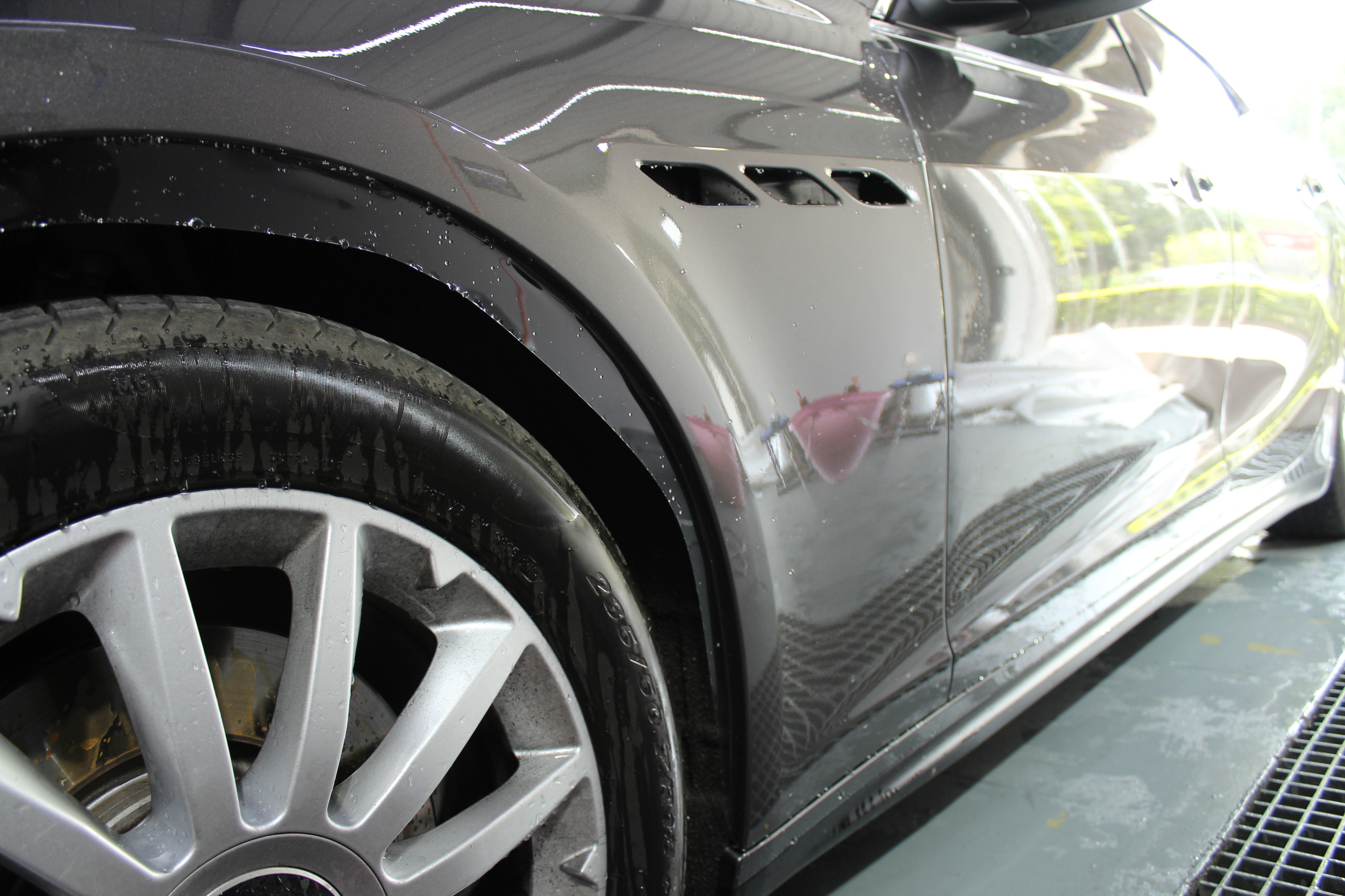 成都透明膜，隱形車衣 成都隱形車衣貼膜店 成都本地隱形車衣貼膜店