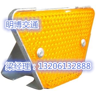 重慶波形防護欄輪廓標生產(chǎn)廠家
