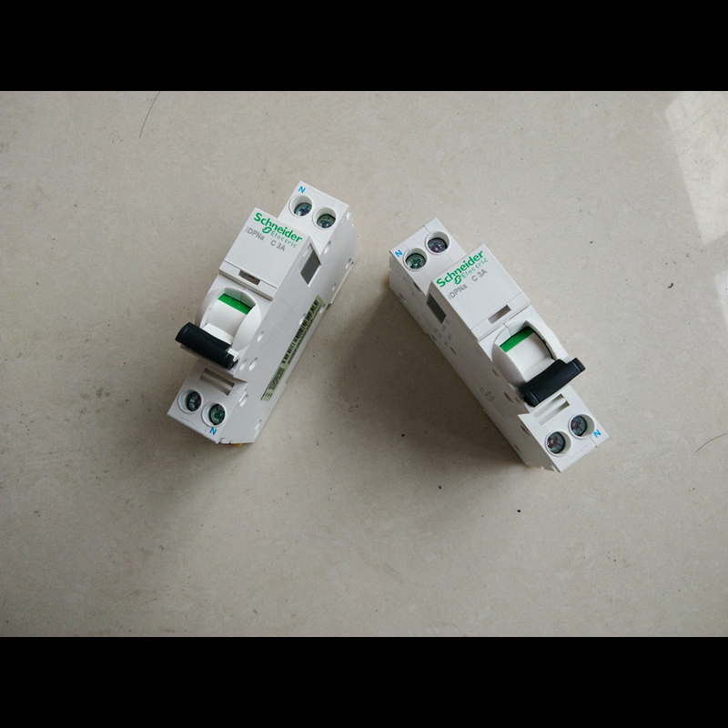 上海施耐德斷路器空氣開(kāi)關(guān)IC65N-63/1234P廠家直銷