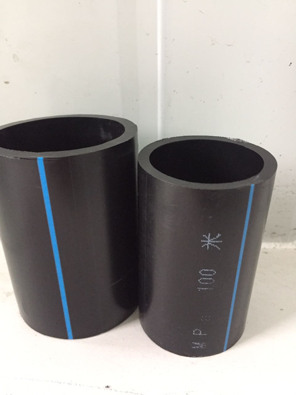 PE管材廠家直銷，HDPE管材PE直管盤管PE管材配件PE給水管自來(lái)水管