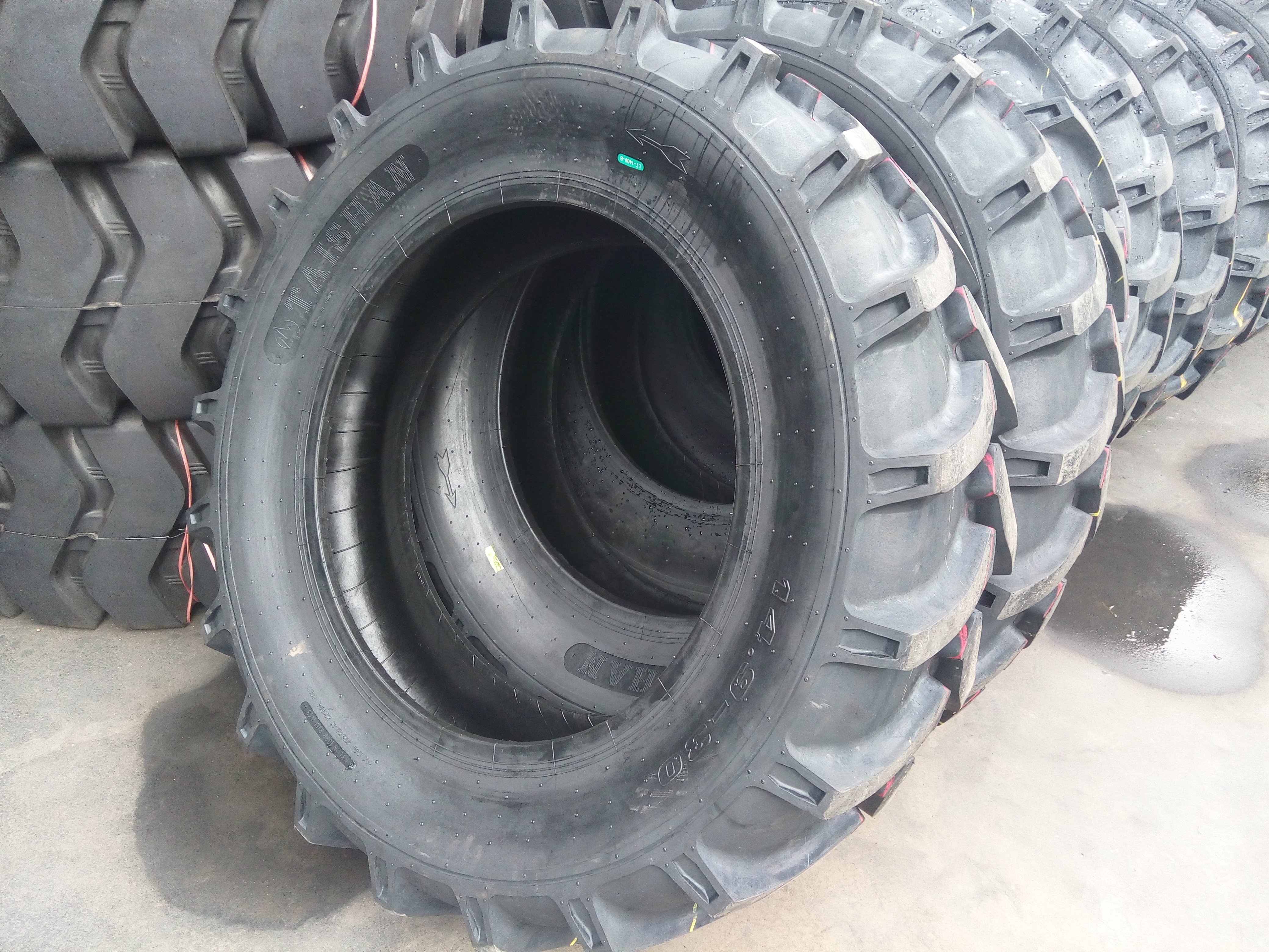 廠家直銷農(nóng)用車輪胎5.00-10全新三包拖拉機(jī)人字花紋輪胎