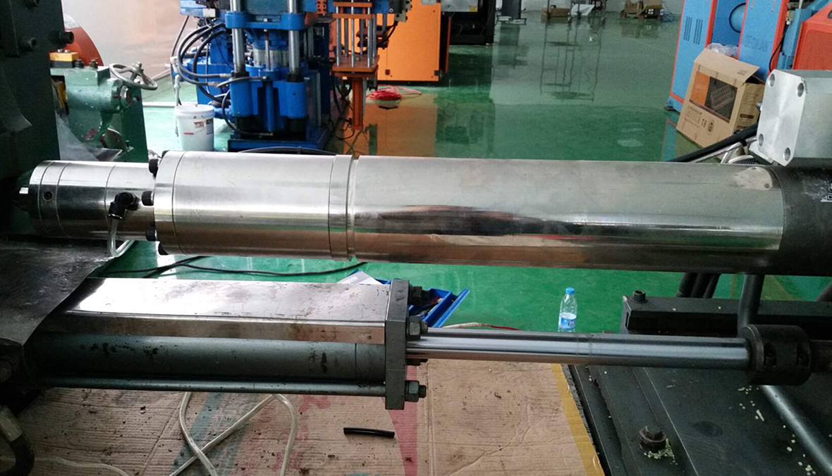 廣東液態(tài)硅膠機(jī),母嬰產(chǎn)品硅膠機(jī)