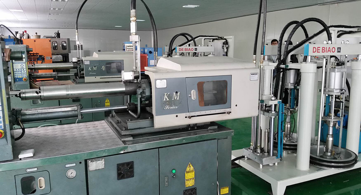 廣東液態(tài)硅膠機(jī),母嬰產(chǎn)品硅膠機(jī)