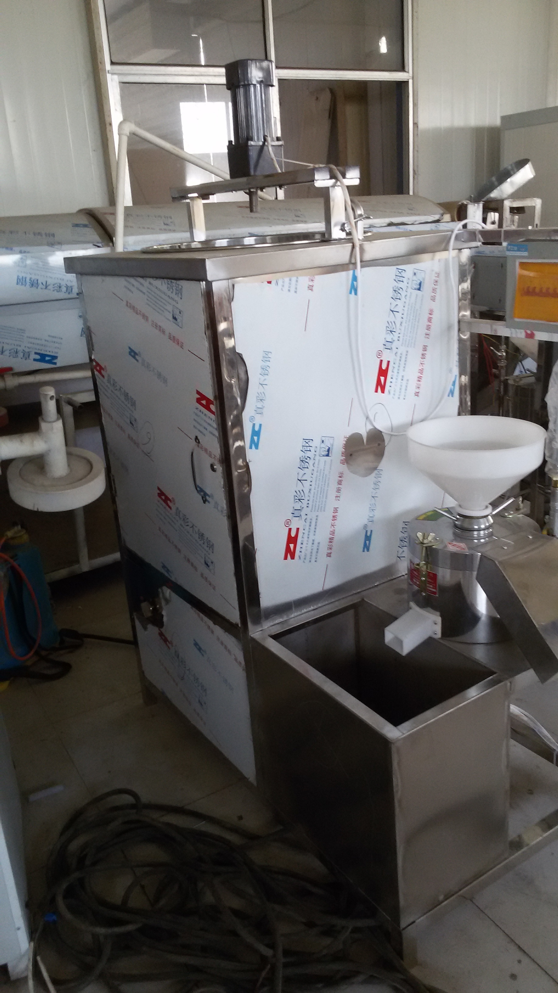 豆腐機械設(shè)備全自動豆腐機器做豆腐的設(shè)備多少錢