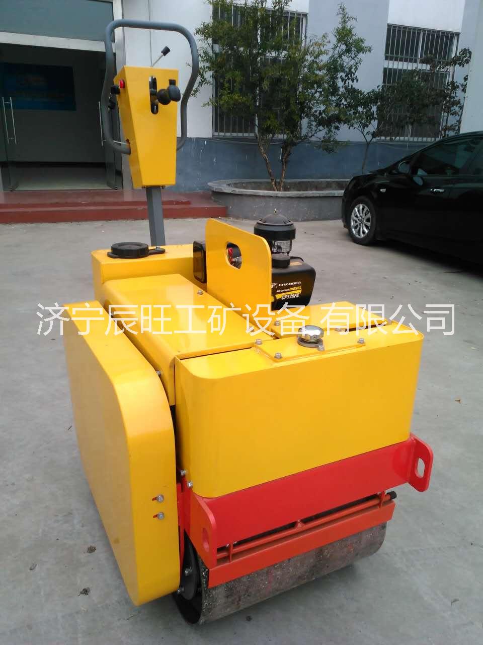 手扶式雙鋼輪壓路機