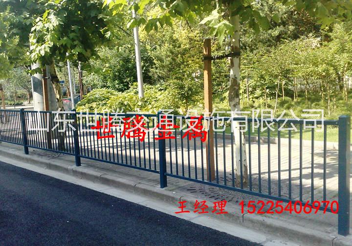 靜電噴漆道路公路馬路城市市政隔離活動(dòng)圍欄鋅鋼交通設(shè)施護(hù)欄 市政道路護(hù)欄