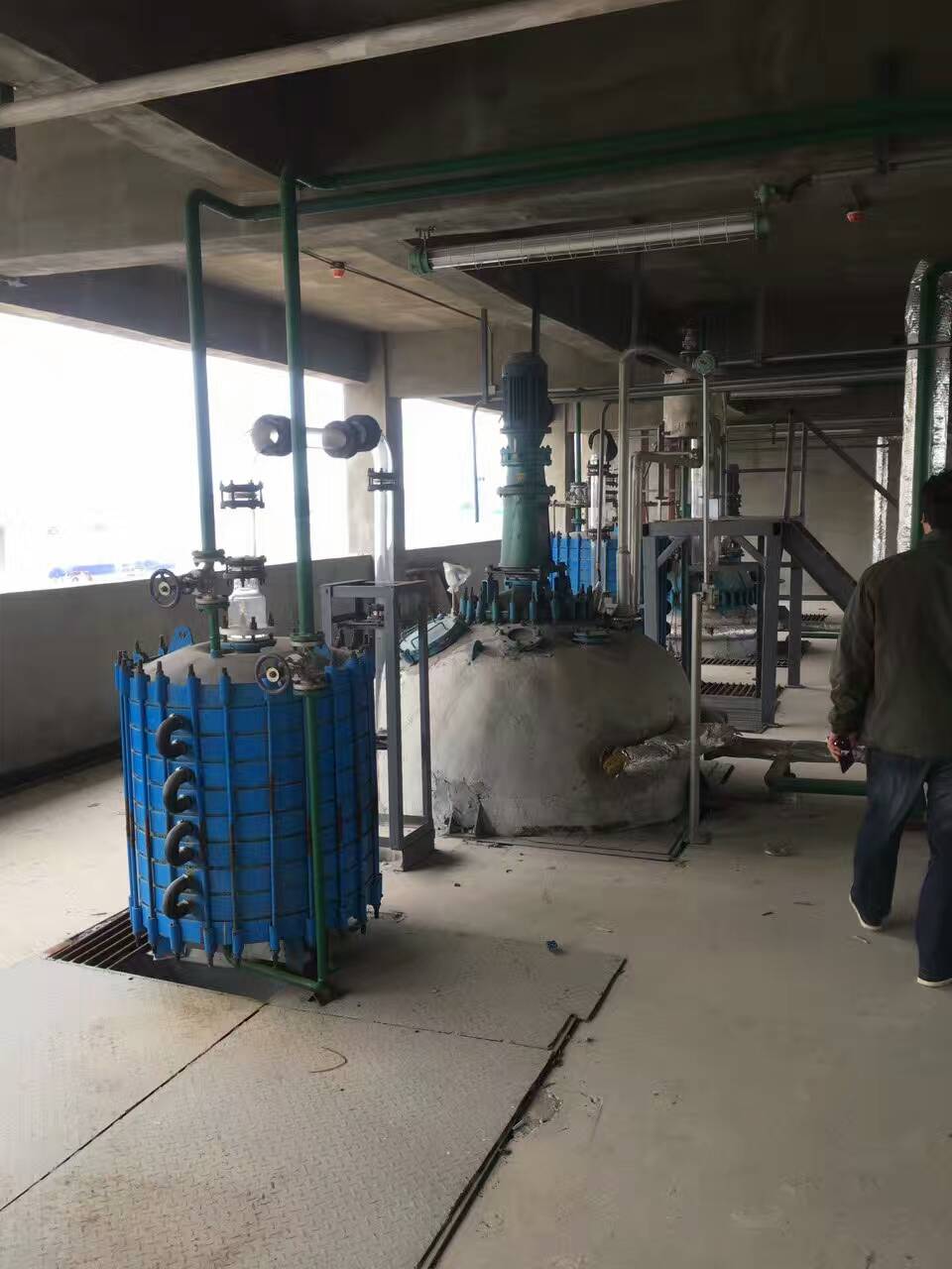 耙式干燥機(jī) 轉(zhuǎn)讓2000升不銹鋼耙式干燥機(jī)