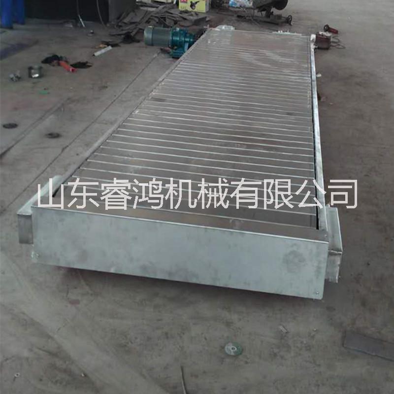 鏈板輸送機(jī)廠家 山東睿鴻推薦輸送肥料用不銹鋼鏈板輸送機(jī) 產(chǎn)品輸送到末端自動停止