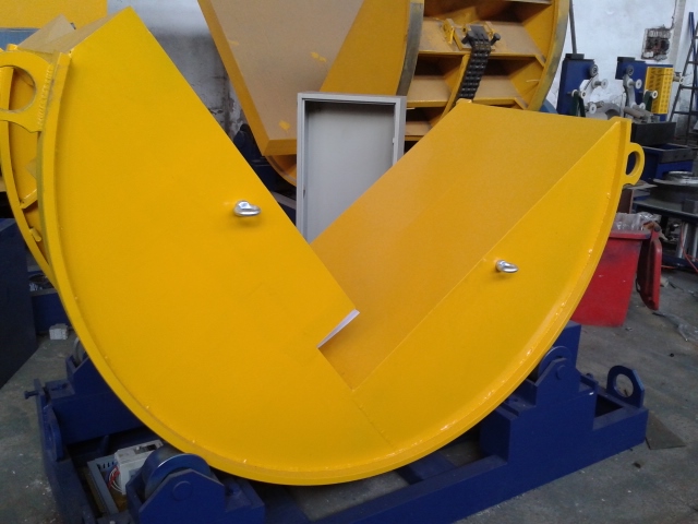 廠家直銷上海90度鋼卷翻轉(zhuǎn)機(jī)，運(yùn)行平穩(wěn)，安全性高