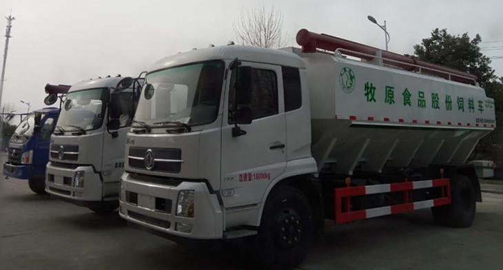 東風(fēng)天錦散裝飼料運輸車