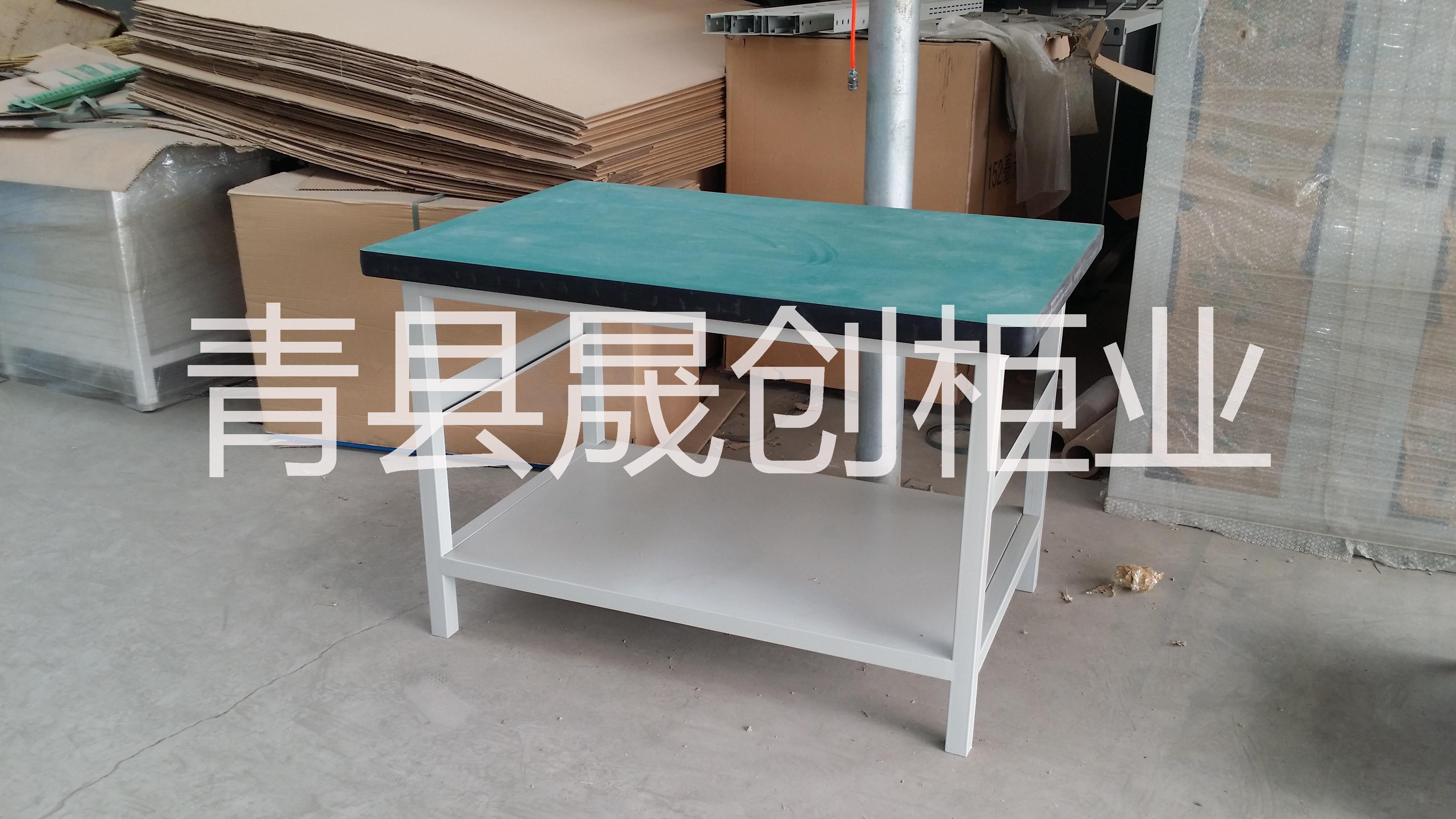 山東輕型復合工作臺電子車間工作桌 生產(chǎn)廠家