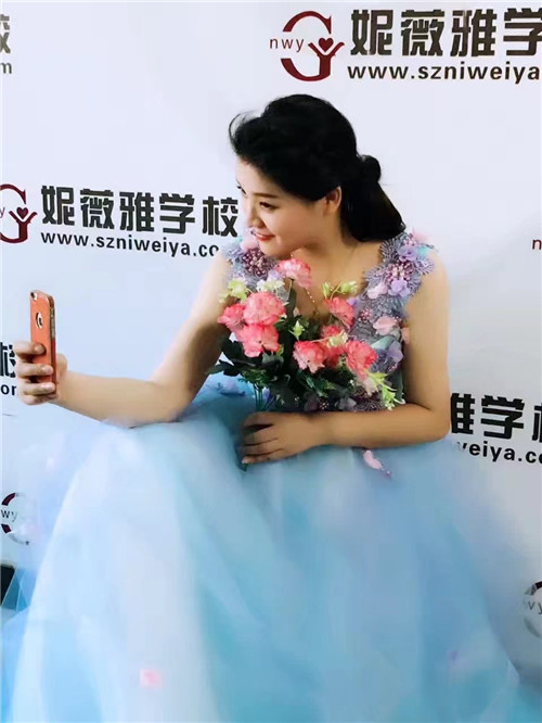 佛山化妝學(xué)校 妮薇雅化妝師培訓(xùn) 學(xué)好化妝有什么優(yōu)勢(shì)？