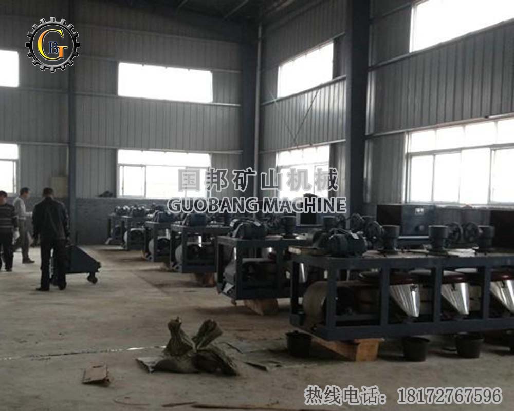 三盤帶式磁選機 礦產(chǎn)磁選機設(shè)備礦用三盤帶式磁選機