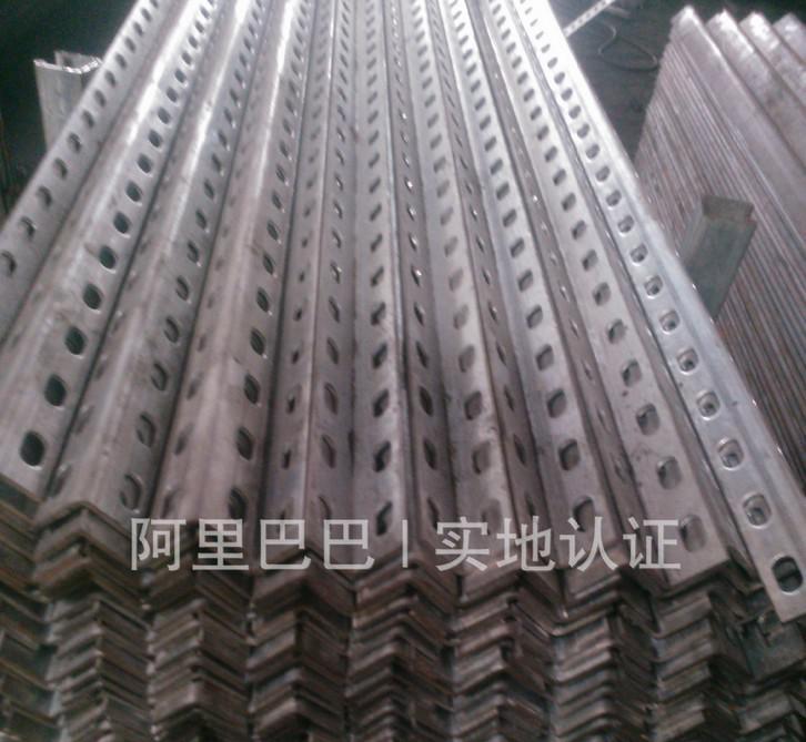 山東鐵質(zhì)貨架廠家直銷 38*38*1.8*10ft角鋼誠信經(jīng)營